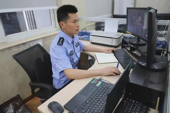 薛强:名副其实的"刑侦追逃专家"