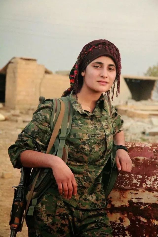 战争阴影下的叙利亚女人,倔强的中东玫瑰!