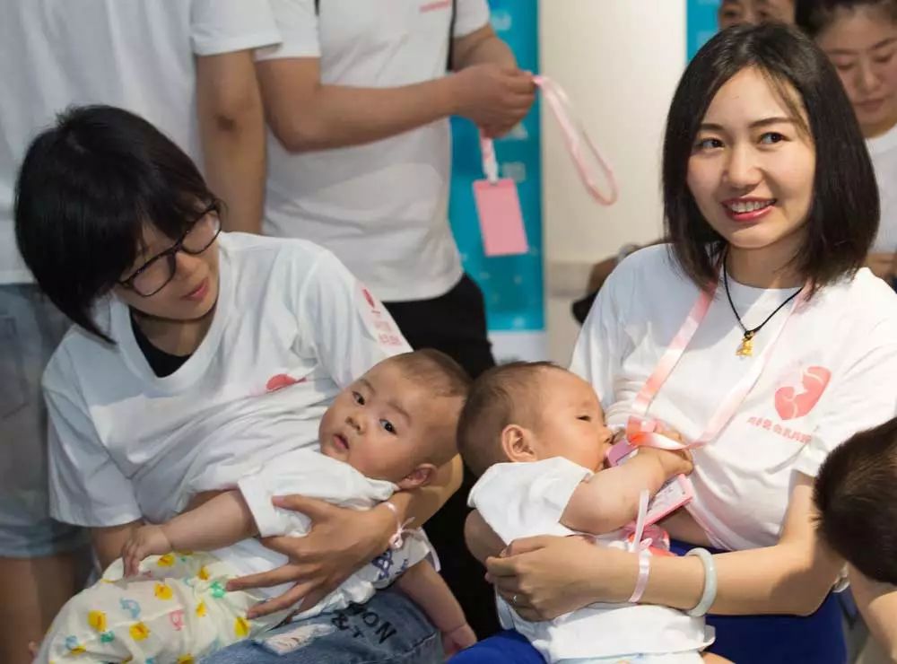 "哺乳快闪""盲人按摩" 九龙坡公益活动连连看!