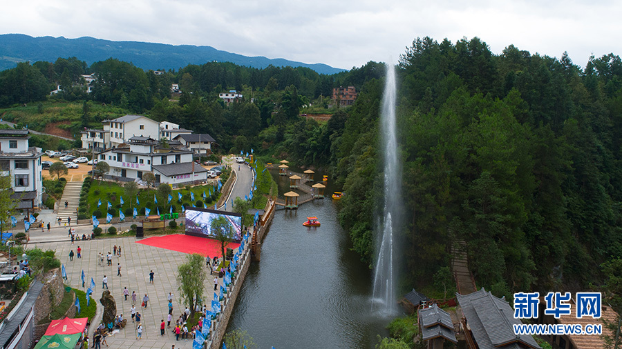 推动全域旅游建设武隆两大乡村旅游点同时开园