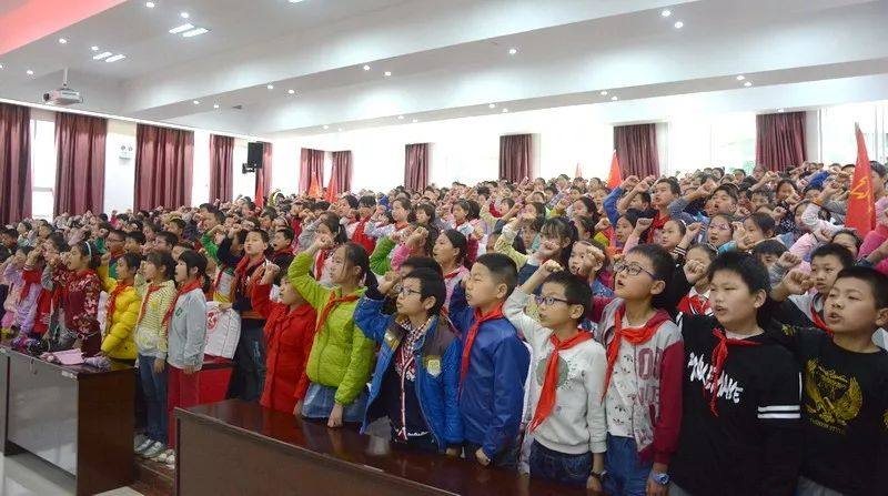 石宝守则四月研学v守则,最美的小学在路上!小学生《诵读风景》图片