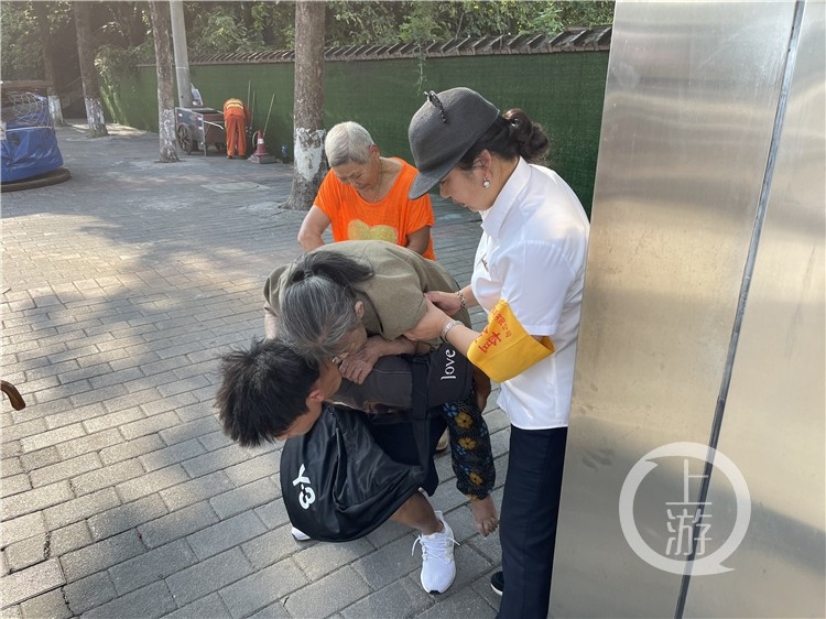 垫江热心少年帮助病重老人及时得救获天天正(6695001-20210730194754