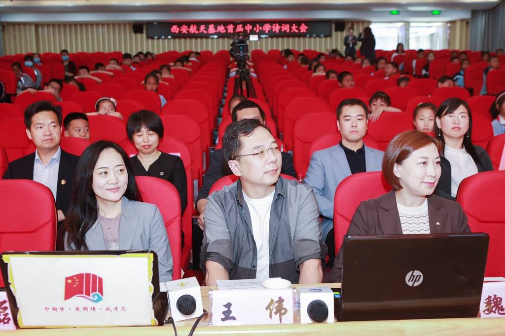 国家级普通话水平测试员魏燕琪,陕西省普通话水平测试专家王磊三位