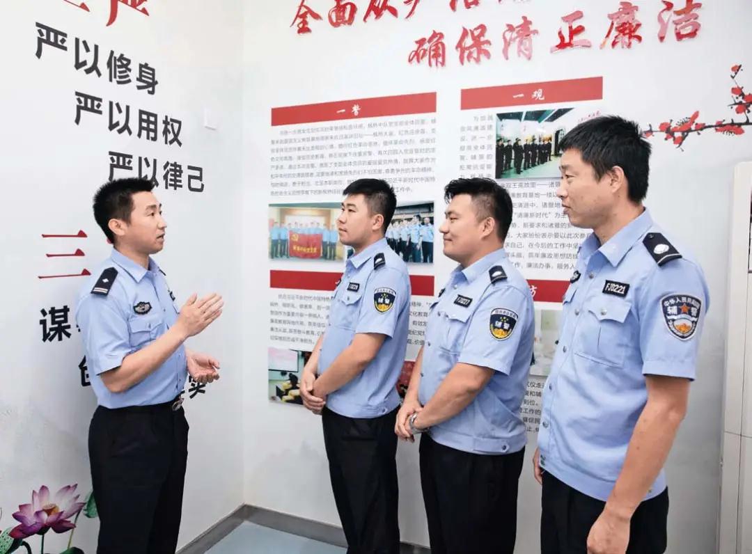2019 年年初,诸暨交警大队教导员兼党总支书记魏肖飞在枫桥中队召集几