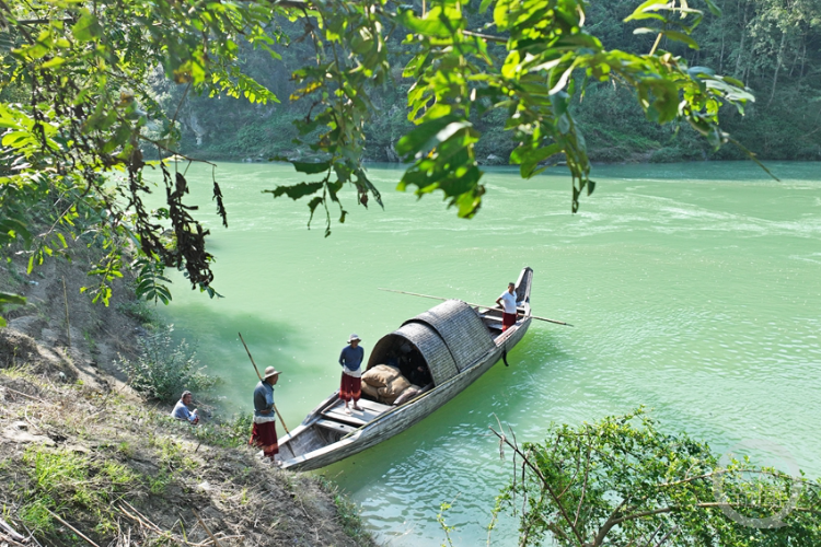 彭水消失30多年的蛇船重回郁江