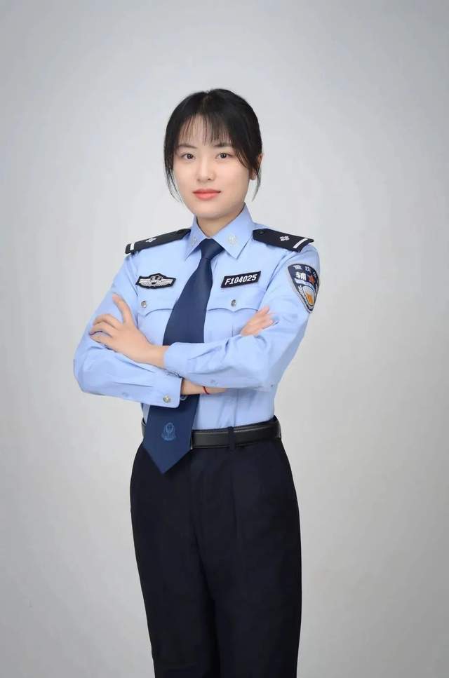 大连女辅警图片