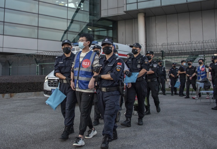 417名實施跨境電詐犯罪嫌疑人從菲律賓被押解回國
