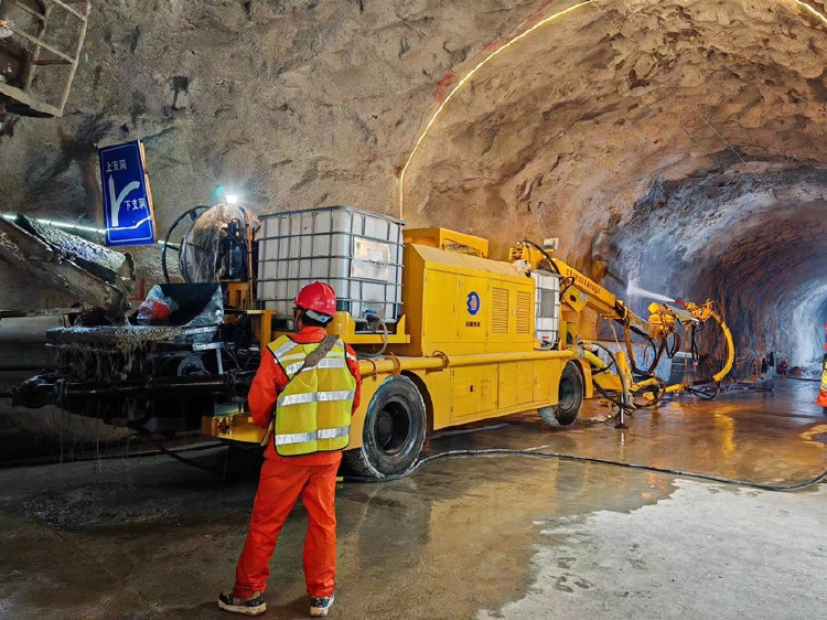 雅砻江孟底沟水电站建设现场。雅砻江公司供图