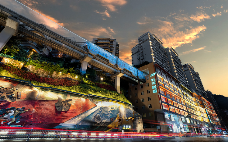 第一站,我们将来到一号线起点站——朝天门,朝天门位于重庆市渝中半岛