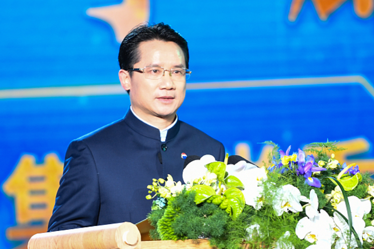 茅台不再高枕无忧卷王丁雄军四处寻计问策寻求出海