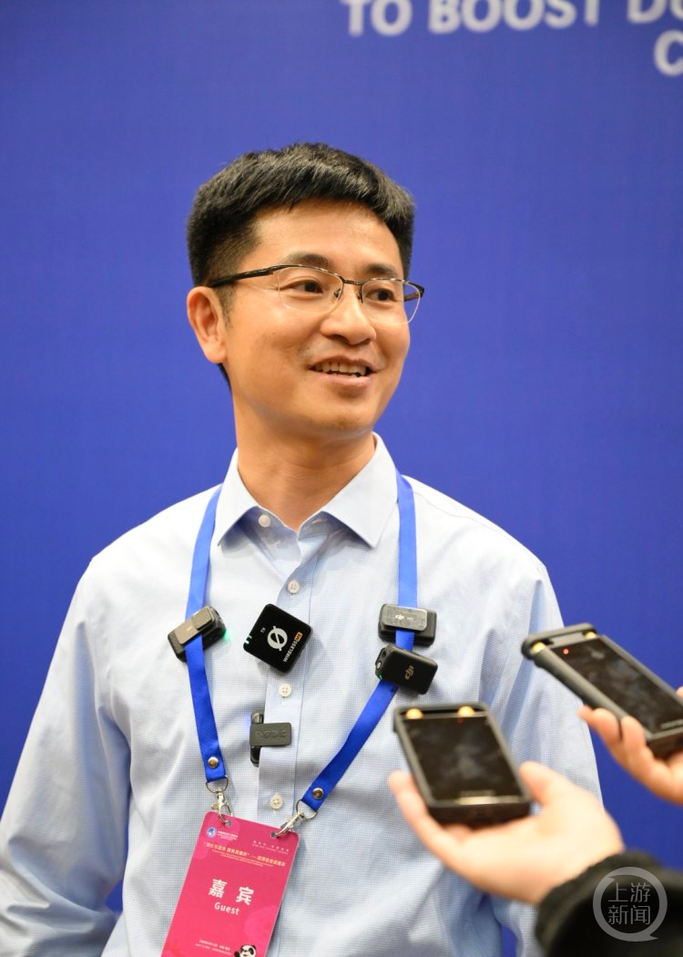 进博会走进重庆活动现场大咖一起为渝点赞