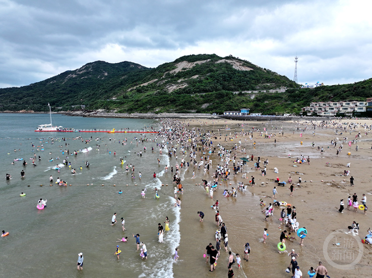 《夏日海滨享清凉》组照六 王春 摄《夏日海滨享清凉》组照五 王春 摄