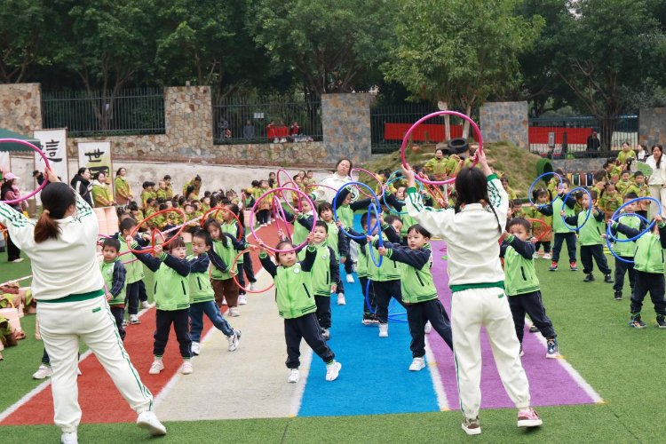 _ 渝北区龙兴幼儿园科技体育节 _幼儿园体育游戏的感想
