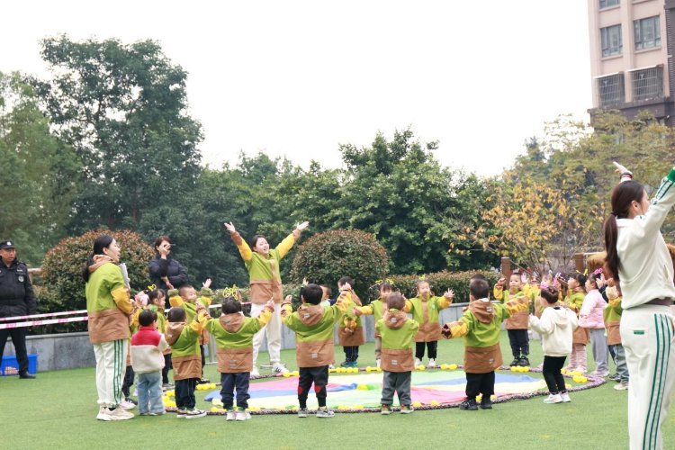 幼儿园体育游戏的感想__ 渝北区龙兴幼儿园科技体育节 