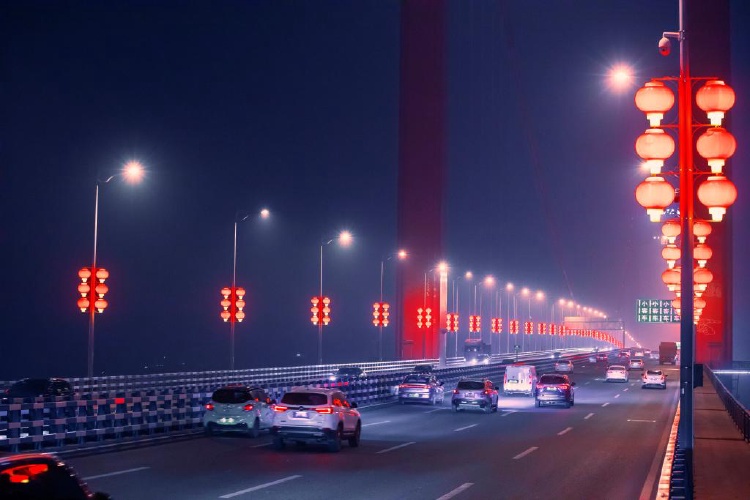 寸滩长江大桥市照明中心供图