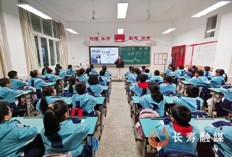 我区各中小学校开展国家公祭日纪念活动+桃源小学