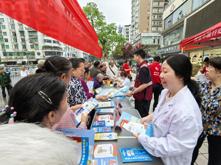 持续科学补碘 推动健康发展 重庆武隆开展第32个“防治碘缺乏病日”宣传活动