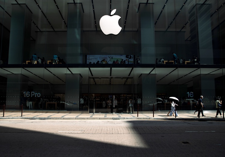首款折叠屏iPhone，有新消息