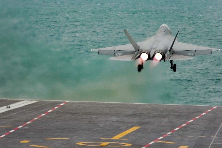 什么是电磁弹射起飞 841922cff095974f51666361f29966f0.jpg