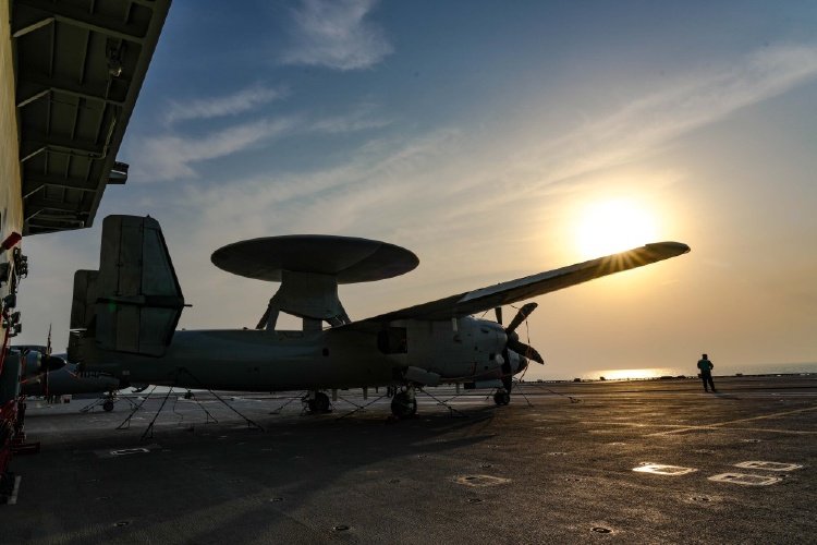 什么是电磁弹射起飞 e7aa7eb7c9ea88b700b9855e44864b13.jpg