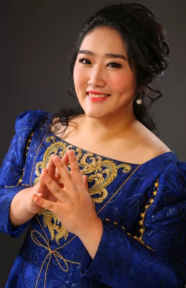 她,是首位登上《纽约邮报》名人榜的中国女钢琴家