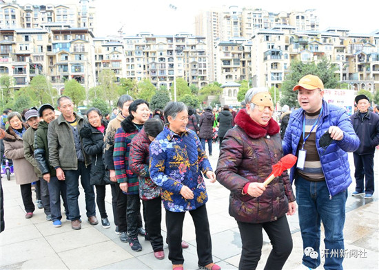 真好玩!男女老少一起闹元宵,让这里成为欢乐的海洋