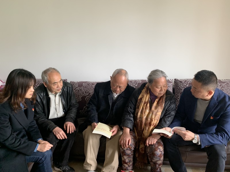 两江新区鸳鸯街道金谷社区开展"上门送学"志愿活动