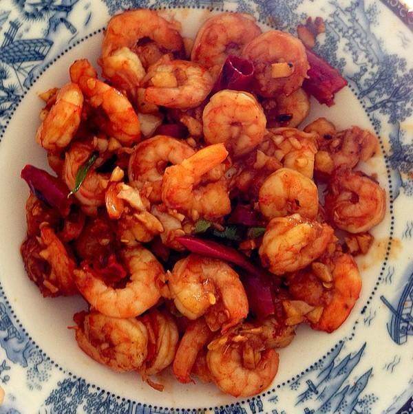 美食推荐: 口水鸡丝，快炒香辣虾仁，黑胡椒猪柳，辣炒鸡胗