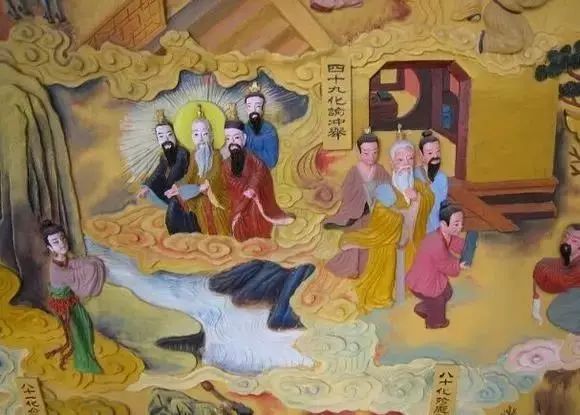 著名的老君洞之外，尚有多处洞室散布于山林中，用以供奉诸位道教神仙。