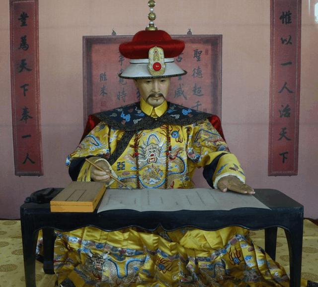 夭折,此时那个多年遭受道光冷落的奕纬已经成为唯一的清朝皇位继承人