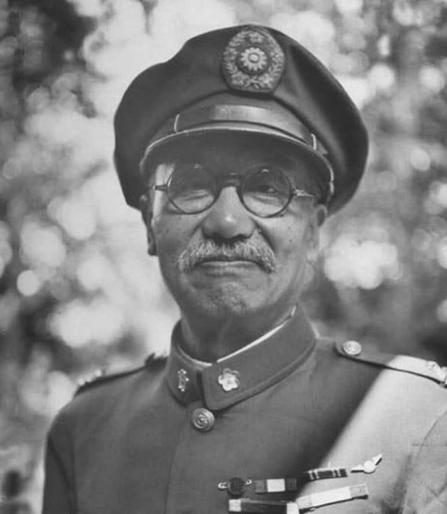 阎锡山最死忠的警卫官，义务为他守墓近60年，丢了军籍也不悔