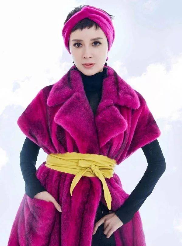 上游时尚|精心打扮的土气女明星都有谁?连张雨