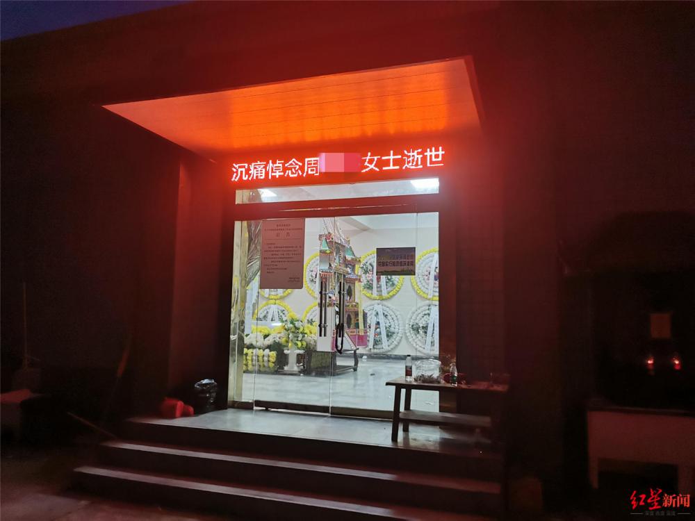 女乘客高速路下出租車后溺亡最后軌跡：挎包放岸邊，曾給丈夫打視頻電話