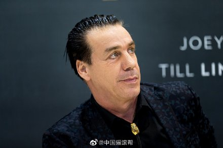 传57岁德国战车乐队主唱确诊新冠官方澄清检测阴性已脱离icu