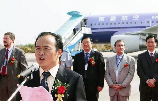 湖北前首富兰世立在遭受监视居住之后潜逃出国