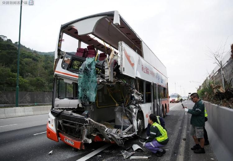 香港发生巴士与货车相撞事故已致至少19人受伤 上游新闻 汇聚向上的力量