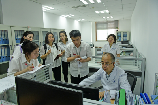 “秣马厉兵迎鏖战，枕戈待旦再前行”——璧山区妇幼保健院全面接受“三甲”创建模拟评审 上游新闻 汇聚向上的力量