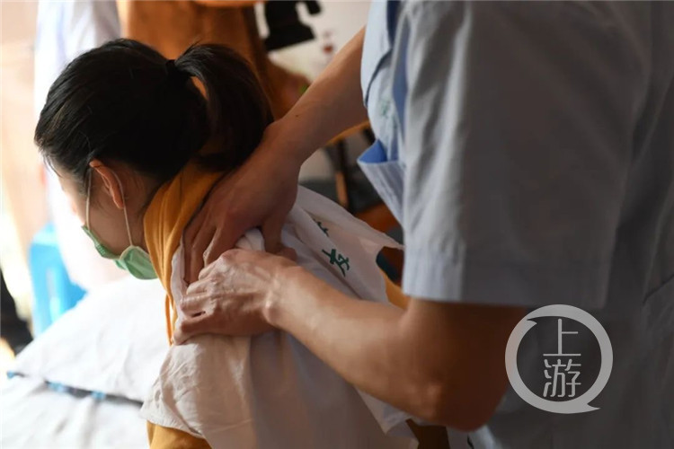 奥运冠军也称赞的盲人按摩店 到底有什么不(4387812)-20200326231217_副本.jpg