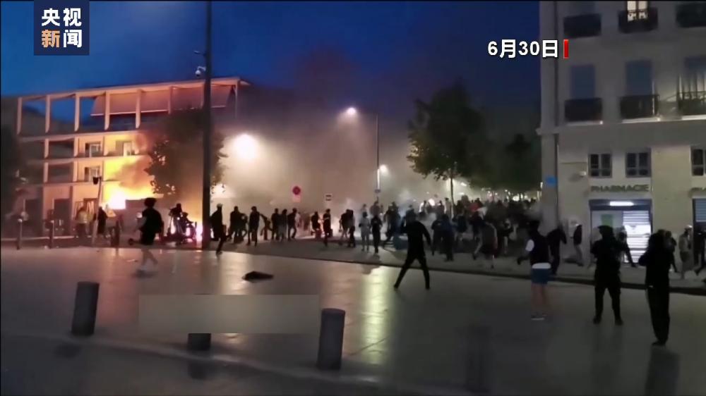 法国遭警察射杀少年外祖母发声