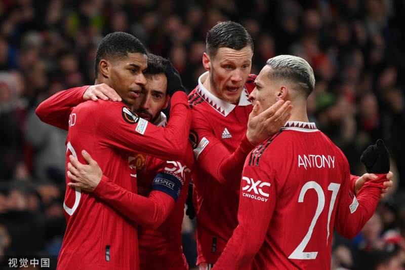 欧联杯室外气温-1℃ 曼联队长b费脱外套给球童_曼联欧联杯4-1贝蒂斯_拉什福德进球韦霍斯特首球