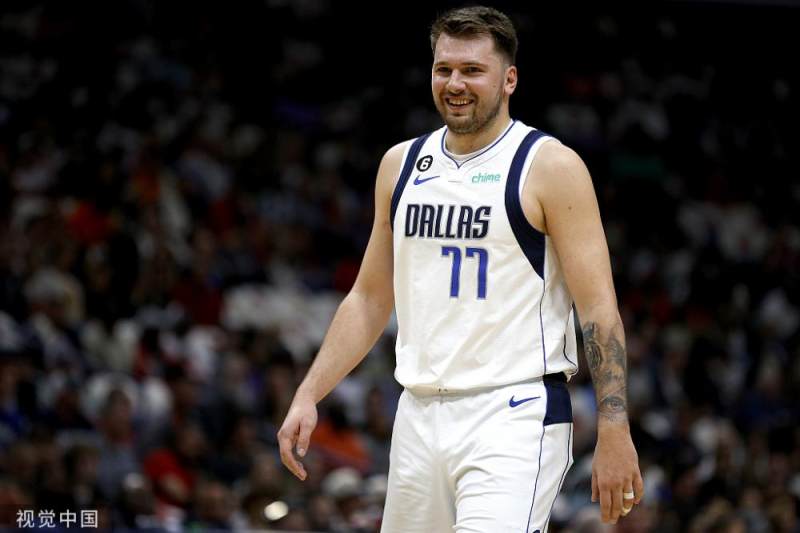 欧联杯室外气温-1℃ 曼联队长b费脱外套给球童_曼联欧联杯4-1贝蒂斯_拉什福德进球韦霍斯特首球