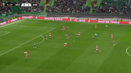 欧联杯室外气温-1℃ 曼联队长b费脱外套给球童_拉什福德进球韦霍斯特首球_曼联欧联杯4-1贝蒂斯