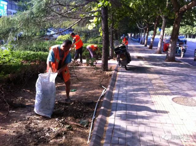 品质潍坊—“烟头不落地，潍城更美丽”道路保洁精细化追求完美！