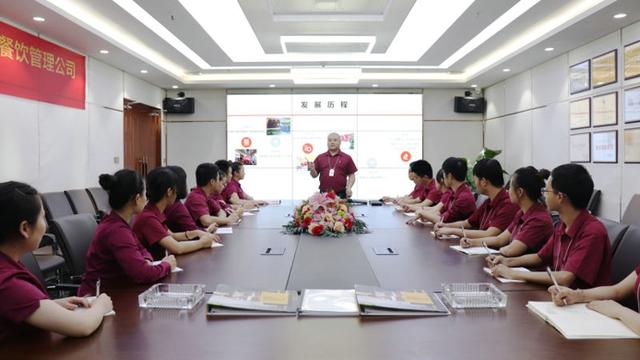 热烈欢迎山西晋中胡总前来考察重庆朝天门防空洞老火锅！