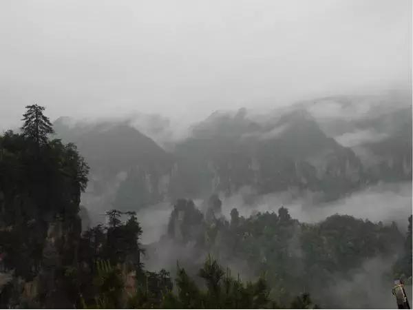 在张家界旅游下雨了怎么办，看得到风景吗