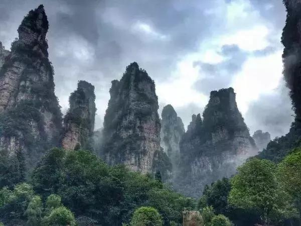 在张家界旅游下雨了怎么办，看得到风景吗