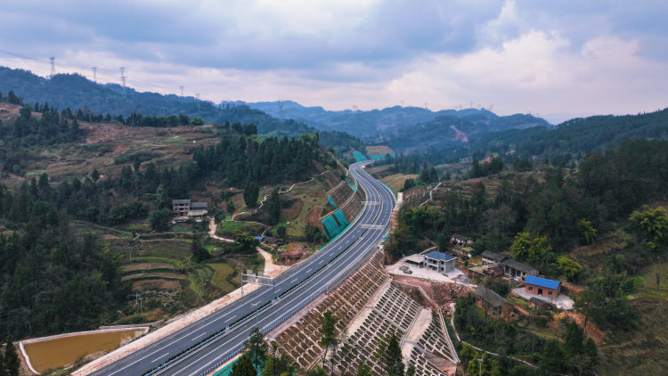 渝昆高速公路最新情况图片