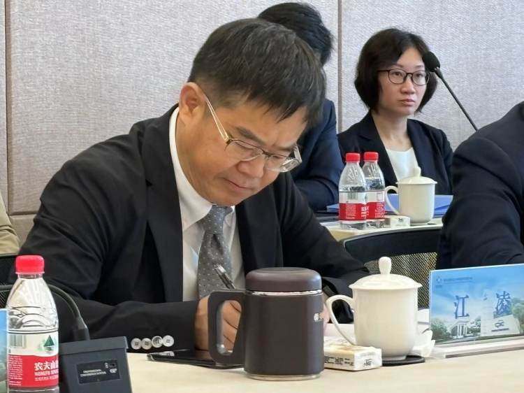 上游直击股东会丨国际复材换届 江凌当选董事长