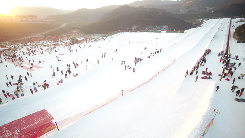 线路三 太原玉泉山冰雪乐园