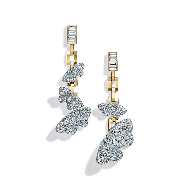 铂金和18K黄金镶嵌圆形、长棍形及榄尖形钻石飞蛾造型耳环，来自Tiffany & Co. 蒂芙尼2018 Blue Book高级珠宝系列.jpg